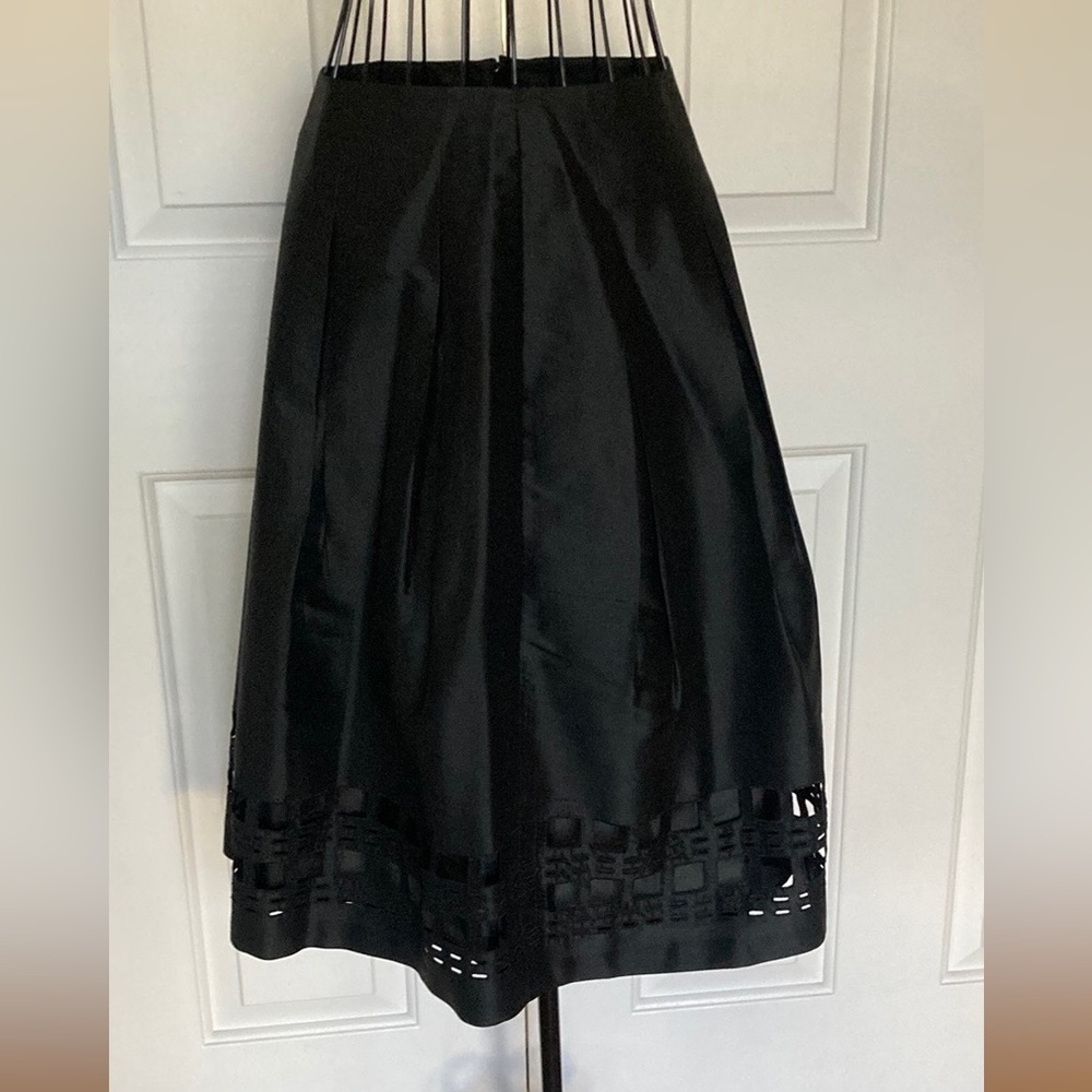 Talbots Pure Silk Pleated Skirt With Cut Out Hem Size 4 EUC - Picture 2 of 11